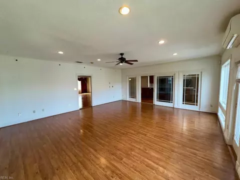 Living - 7 Seaview Dr, Hampton, VA 23664 photo 5 of 6