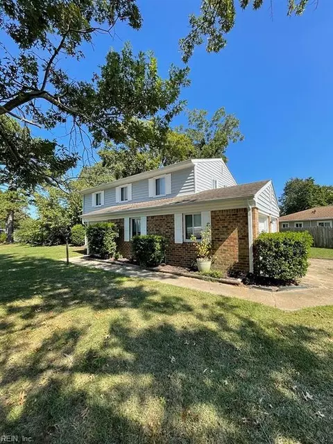3912 Old Tree Ln, Virginia Beach, VA 23452