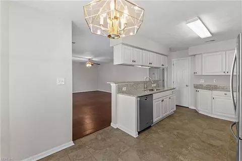39 Tripp Ter, Hampton, VA 23666 photo 13