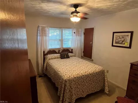 Bedroom - 3 George Ct, Hampton, VA 23663 photo 1 of 5