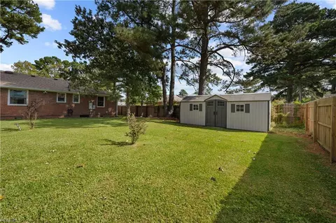 4117 Pinta Dr, Chesapeake, VA 23321 photo 4