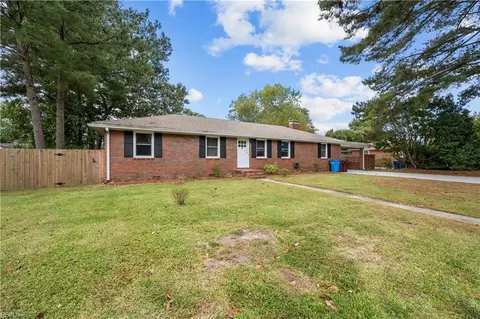 4117 Pinta Dr, Chesapeake, VA 23321