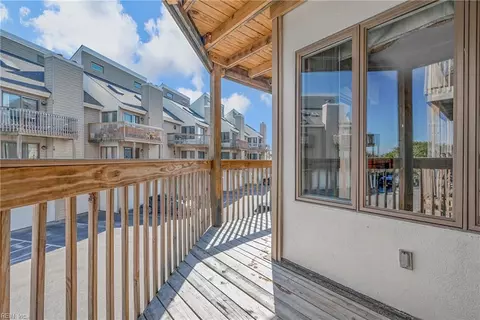 3224 E Ocean View Ave #10, Norfolk, VA 23518 photo 10