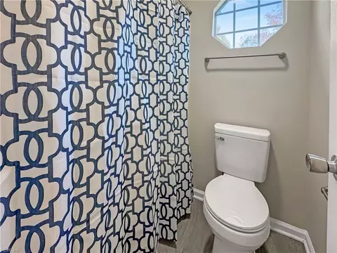 146 Corwin Cir, Hampton, VA 23666 photo 6