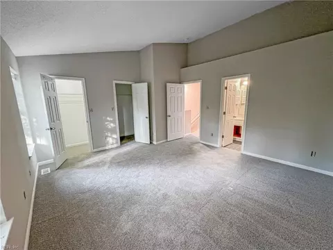 146 Corwin Cir, Hampton, VA 23666 photo 11