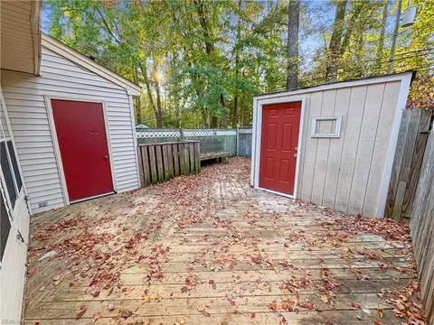 146 Corwin Cir, Hampton, VA 23666 photo 14