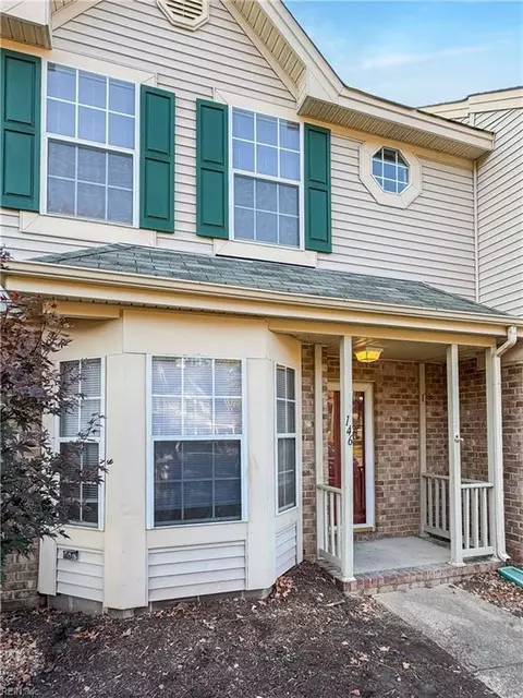 146 Corwin Cir, Hampton, VA 23666 photo 3