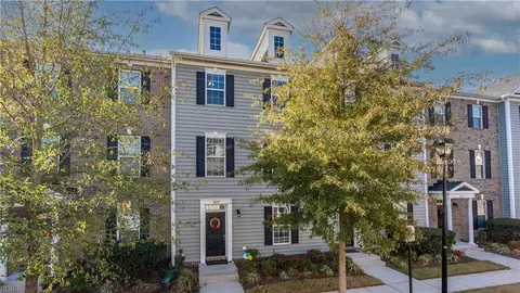 4977 Almandine Ave, Virginia Beach, VA 23462