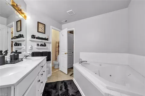 Bath - 228 Bailey Park Dr, Hampton, VA 23669 photo 1 of 6