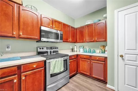 Kitchen - 228 Bailey Park Dr, Hampton, VA 23669 photo 2 of 2