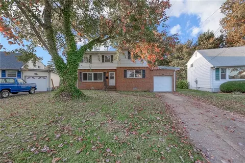 5320 Roslyn Dr, Norfolk, VA 23502