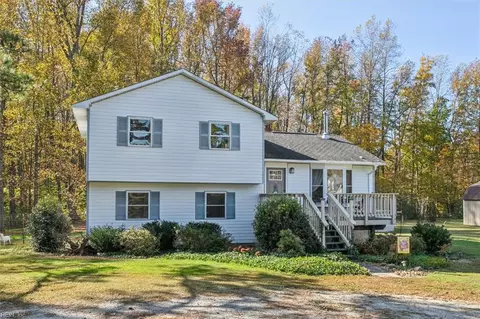 Exterior - 2600 Wright Rd, Saluda, VA 23149 photo 3 of 11