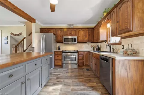 Kitchen - 2600 Wright Rd, Saluda, VA 23149 photo 3 of 3