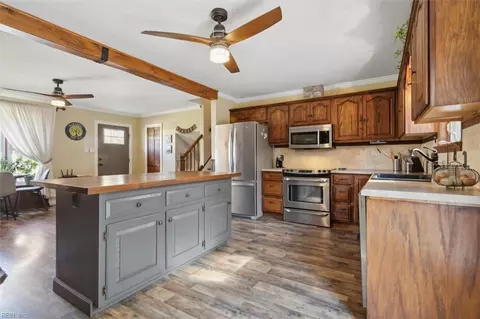 Kitchen - 2600 Wright Rd, Saluda, VA 23149 photo 2 of 3