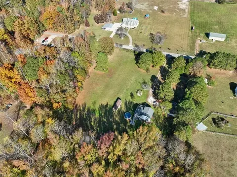 View/Area - 2600 Wright Rd, Saluda, VA 23149 photo 7 of 7