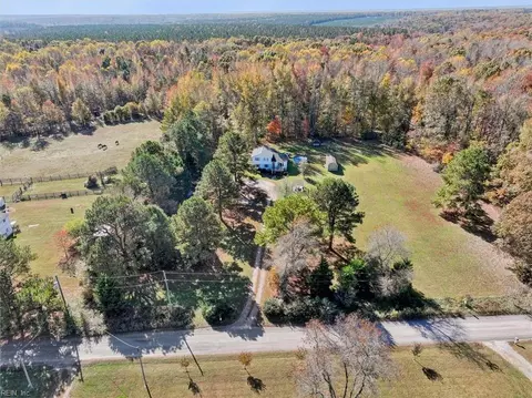 View/Area - 2600 Wright Rd, Saluda, VA 23149 photo 1 of 7