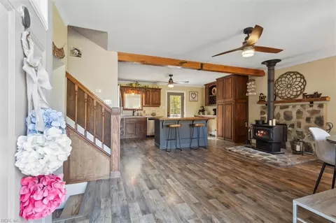 Entry Way - 2600 Wright Rd, Saluda, VA 23149 photo 1 of 2