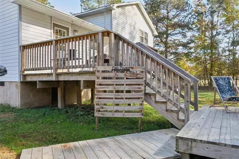 Exterior - 2600 Wright Rd, Saluda, VA 23149 photo 7 of 11
