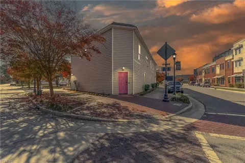 1038 Decatur St, Chesapeake, VA 23324