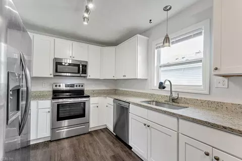 13 Corey Cir, Hampton, VA 23663 photo 7