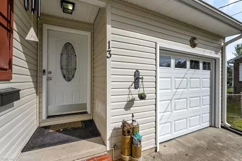 13 Corey Cir, Hampton, VA 23663 photo 2