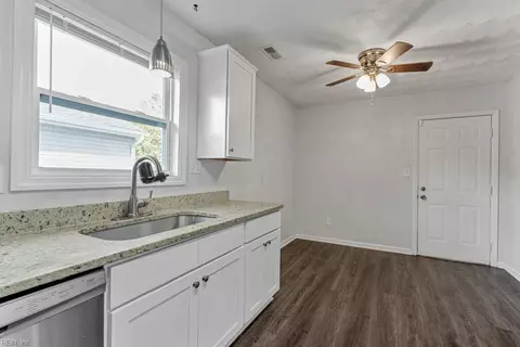 13 Corey Cir, Hampton, VA 23663 photo 9