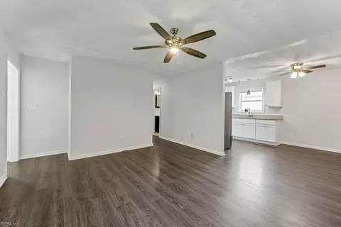 13 Corey Cir, Hampton, VA 23663 photo 6