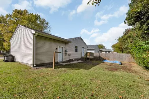 13 Corey Cir, Hampton, VA 23663 photo 18