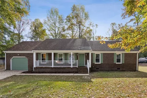 415 Saddle Ct, Chesapeake, VA 23323
