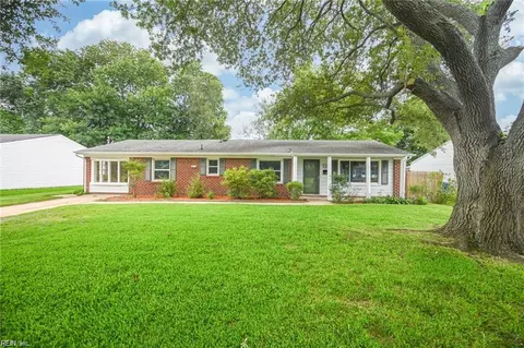 508 Pine Hill Rd, Virginia Beach, VA 23452