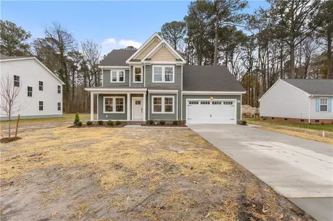 1046 Washington Dr, Chesapeake, VA 23322