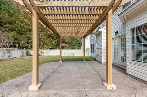 Exterior - 12 W Big Sky Dr, Hampton, VA 23666 photo 3 of 7