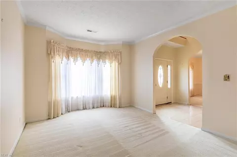 Living - 12 W Big Sky Dr, Hampton, VA 23666 photo 4 of 6