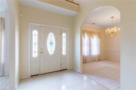 Entry Way - 12 W Big Sky Dr, Hampton, VA 23666 photo 2 of 4