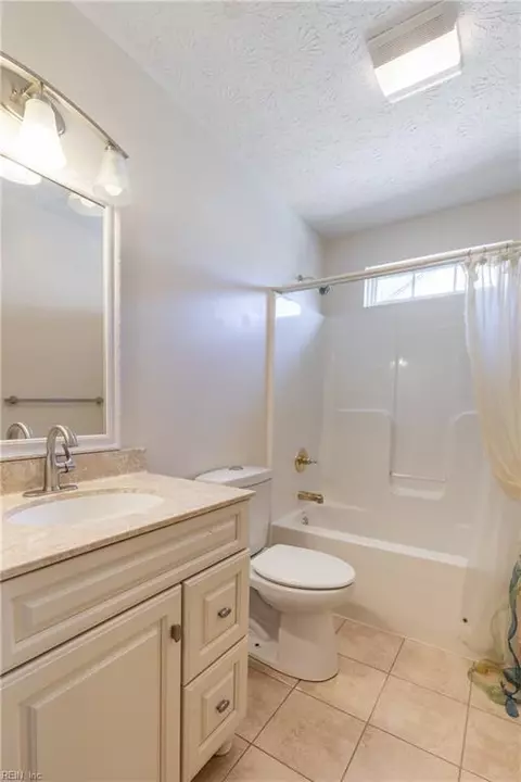 Bath - 12 W Big Sky Dr, Hampton, VA 23666 photo 5 of 5