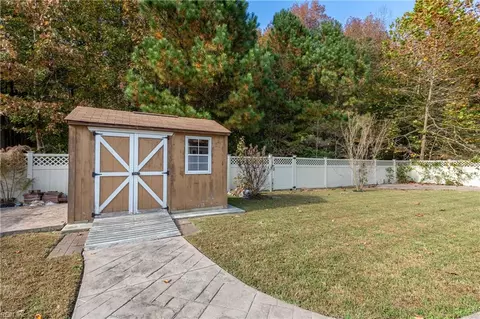 Exterior - 12 W Big Sky Dr, Hampton, VA 23666 photo 4 of 7