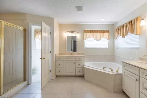 Bath - 12 W Big Sky Dr, Hampton, VA 23666 photo 1 of 5