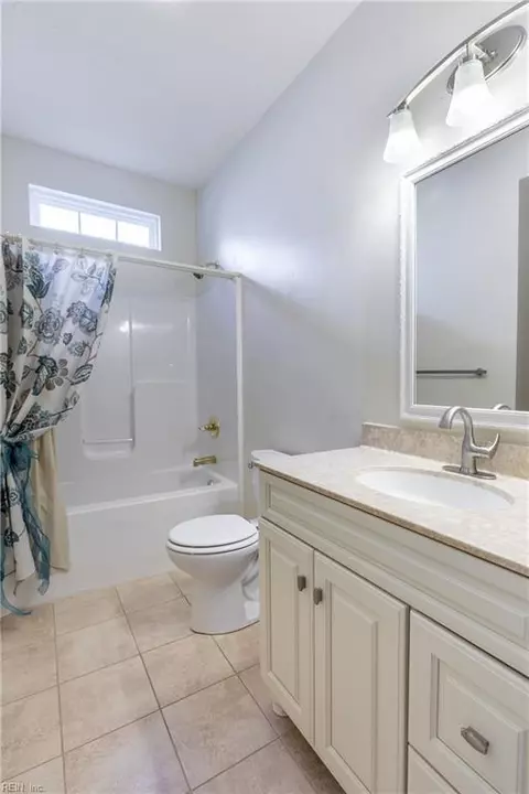 Bath - 12 W Big Sky Dr, Hampton, VA 23666 photo 4 of 5