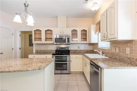 Kitchen - 12 W Big Sky Dr, Hampton, VA 23666 photo 1 of 4