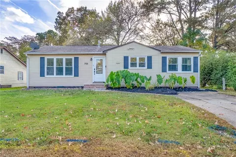 705 River Creek Rd, Chesapeake, VA 23320