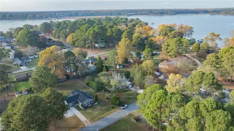 View/Area - 111 Moone Dr, Smithfield, VA 23430 photo 3 of 5