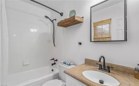 Bath - 111 Moone Dr, Smithfield, VA 23430 photo 1 of 2
