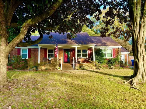 448 N Adventure Trl, Virginia Beach, VA 23454