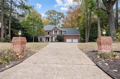 203 Sunrise Bluff Ln, Smithfield, VA 23430