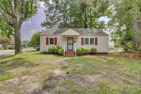 138 Gillis Rd, Portsmouth, VA 23702