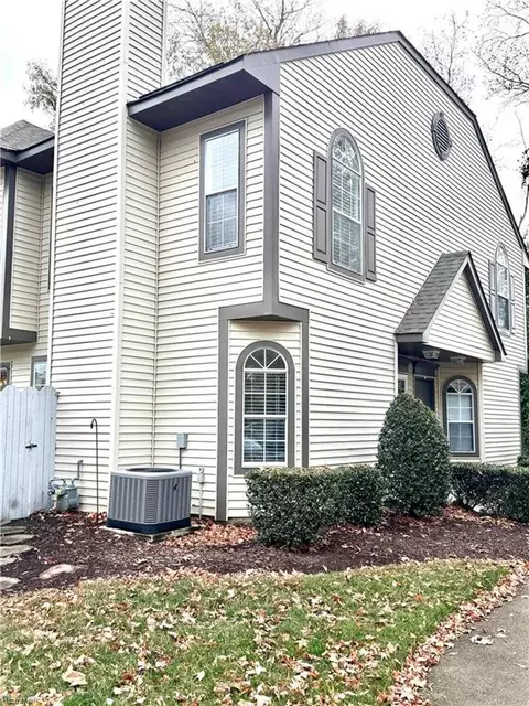 4933 Adelia Dr, Virginia Beach, VA 23455