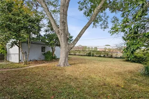 Exterior - 3211 Matoaka Rd, Hampton, VA 23661 photo 5 of 9