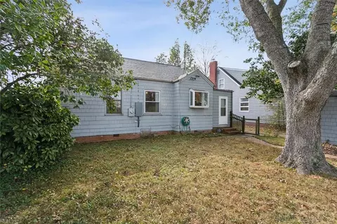 Exterior - 3211 Matoaka Rd, Hampton, VA 23661 photo 6 of 9