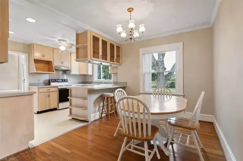 Dining - 3211 Matoaka Rd, Hampton, VA 23661 photo 3 of 3