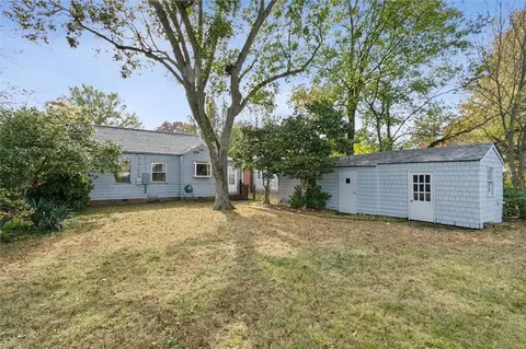 Exterior - 3211 Matoaka Rd, Hampton, VA 23661 photo 8 of 9